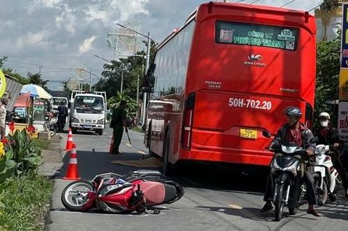 Va chạm với xe khách Phương Trang, cô gái trẻ tử vong tại chỗ