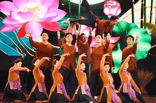 Lời ca dâng Bác qua làn điệu dân ca ví, giặm