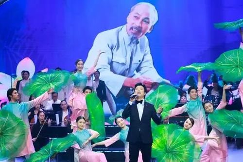 Khoảnh khắc xúc động chương trình 'Người là niềm tin tất thắng'