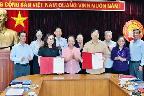 Hội Khuyến học Việt Nam ký biên bản ghi nhớ hợp tác với Trường Đại học Mở Hà Nội