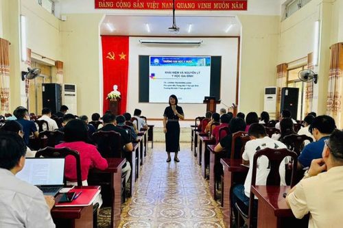 60 học viên được tập huấn công tác bảo vệ, chăm sóc sức khỏe cán bộ