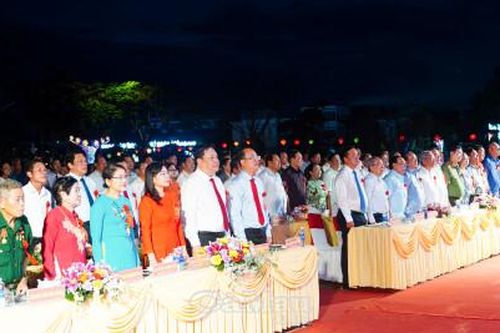 Kỷ niệm 75 năm thành lập huyện Trần Văn Thời và chương trình nghệ thuật đặc biệt kỷ niệm 135 năm ngày sinh của Bác