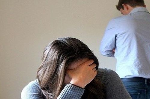 Vợ ngoại tình, chồng đồng ý không ly hôn nhưng nói một câu khiến vợ chết cay chết đắng
