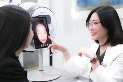 Bác sĩ da liễu chia sẻ về vai trò của công nghệ chẩn đoán trong da liễu thẩm mỹ hiện đại