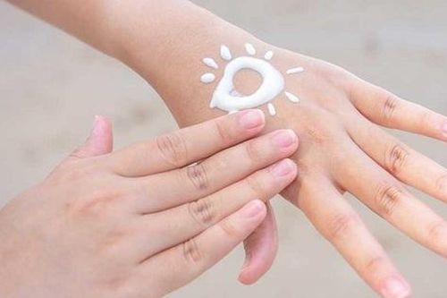 Bộ Y tế yêu cầu rà soát toàn diện các loại kem chống nắng trên toàn quốc, kiểm tra chỉ số SPF