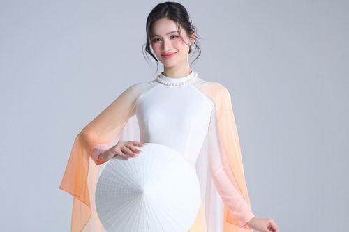 Chiếc áo dài đặc biệt của Hoa hậu Ý Nhi tại đấu trường 'Miss World 2025'