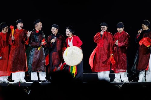 Chuyến tàu trong mơ 'vượt ngàn chông gai'