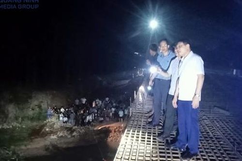 7 học sinh đi tắm suối bị lũ cuốn trôi: Khẩn trương tìm kiếm người mất tích