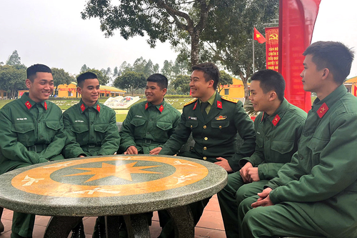 Cử nhân nhập ngũ khát khao cống hiến