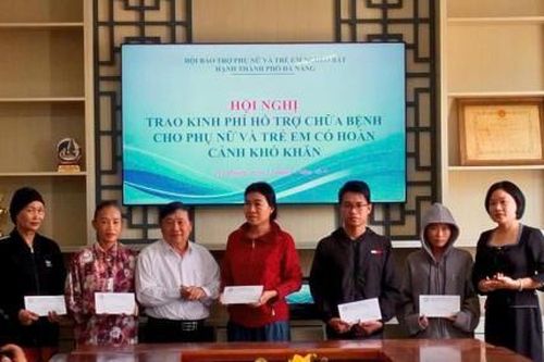 Hỗ trợ phụ nữ và trẻ em nghèo, trao sinh kế cho hộ khó khăn tại quận Sơn Trà