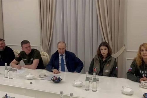 Tổng thống Nga Vladimir Putin thăm khu vực Kursk, ủng hộ phát triển khu kinh tế đặc biệt