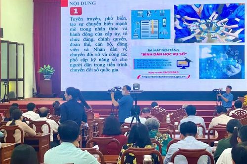 TP Cần Thơ: Phát động phong trào 'Bình dân học vụ số' đến từng nhà, từng người dân