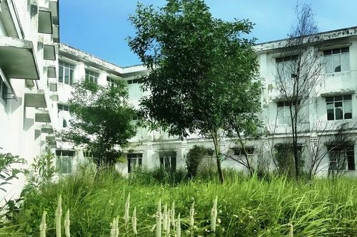 Cảnh hoang lạnh bên trong bệnh viện trăm tỷ ở Huế