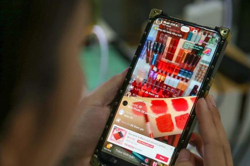 Mua hàng online, chớ dại thao tác kiểu này kẻo bay sạch tài khoản