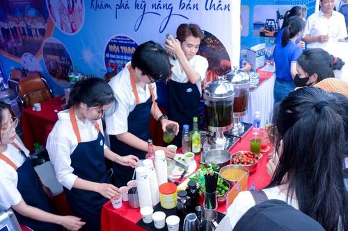 Hấp dẫn nghề pha chế