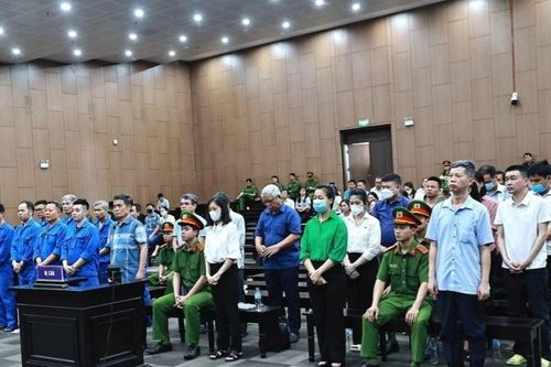 Cựu thứ trưởng Bộ TNMT bị tuyên phạt 3 năm tù trong vụ khai thác đất hiếm