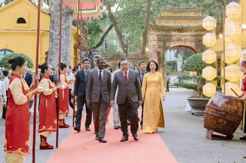 Trung tâm Di sản thế giới tiếp tục đồng hành và hỗ trợ Hà Nội bảo tồn di tích Hoàng thành Thăng Long và Cổ Loa