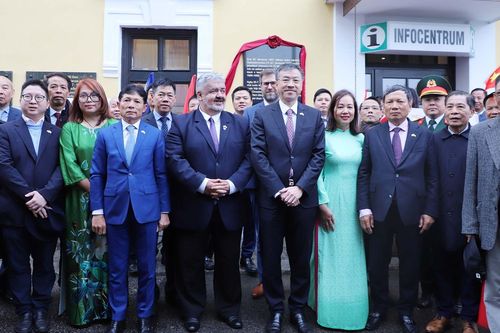 Khánh thành bia lưu niệm về chuyến thăm của Chủ tịch Hồ Chí Minh tại Chrastava, Cộng hòa Czech