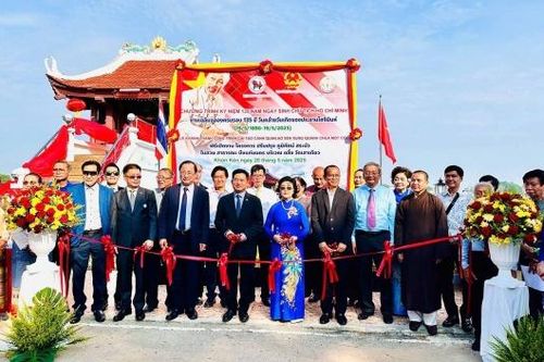 Kỷ niệm 135 năm Ngày sinh Chủ tịch Hồ Chí Minh: Khánh thành công trình cải tạo cảnh quan xung quanh chùa Một Cột tại tỉnh Khon Kaen