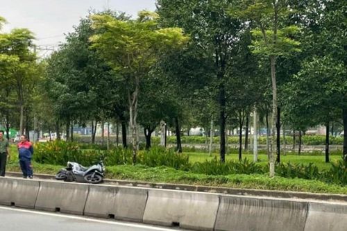 Taxi chạy ngược chiều gây tai nạn chết người ở cửa ngõ TPHCM