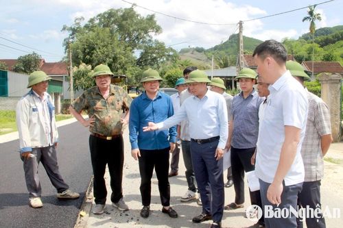 Phó Chủ tịch UBND tỉnh Nghệ An Hoàng Phú Hiền kiểm tra các dự án trên địa bàn huyện Quỳ Hợp