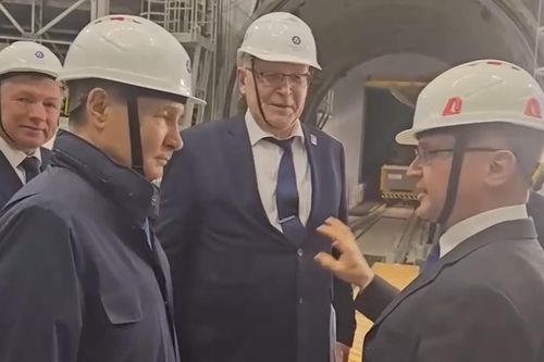 Video Tổng thống Putin lần đầu thăm Kursk sau khi giành lại quyền kiểm soát từ Ukraine