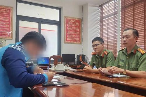 Bị xử phạt vì tổ chức giải bóng đá 'phủi' không phép, quảng bá trang cá cược