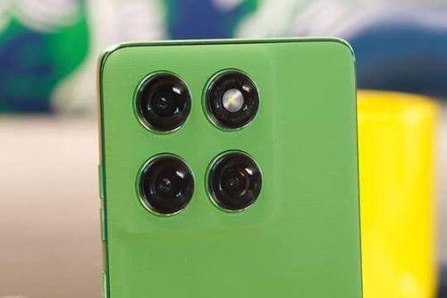 Smartphone cấu hình 'khủng', chống nước, màn hình OLED cong, giá hơn 13 triệu, cạnh tranh Galaxy A56