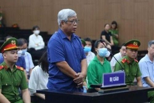 Cựu thứ trưởng Bộ TNMT lĩnh 3 năm tù trong vụ khai thác lậu đất hiếm