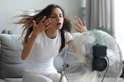 9 cách làm mát cơ thể tự nhiên không cần điều hòa