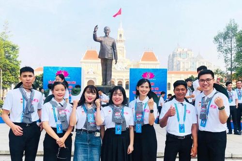 Thanh niên tiên tiến làm theo lời Bác