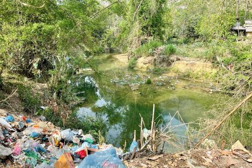 Cần chấn chỉnh tình trạng xả rác tại suối Mai Sao