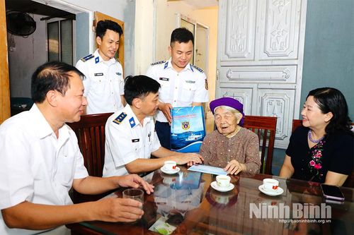 Tổ chức Chương trình 'Cảnh sát biển đồng hành với ngư dân' tại huyện Yên Mô