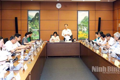 Kỳ họp thứ 9, Quốc hội khóa XV: Đại biểu Quốc hội tỉnh thảo luận ở Tổ về một số dự thảo Nghị quyết