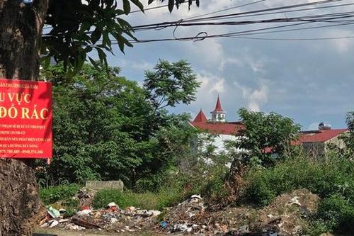 Nghệ An: Rác thải vứt bừa bãi ảnh hưởng mỹ quan thành phố Vinh