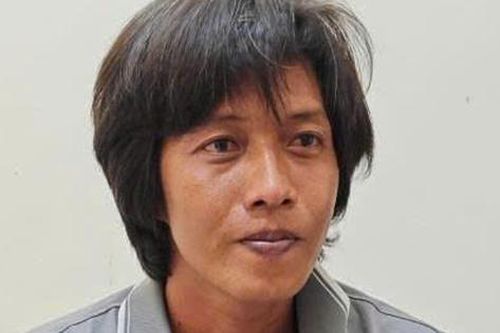 Chém hàng xóm vì nghĩ bị nhìn đểu