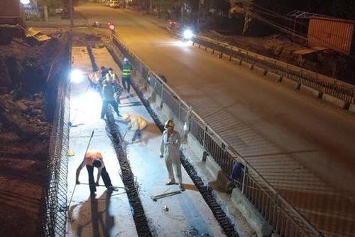 Xuyên đêm thi công cầu Âu Lâu, quyết tâm về đích trước mùa mưa