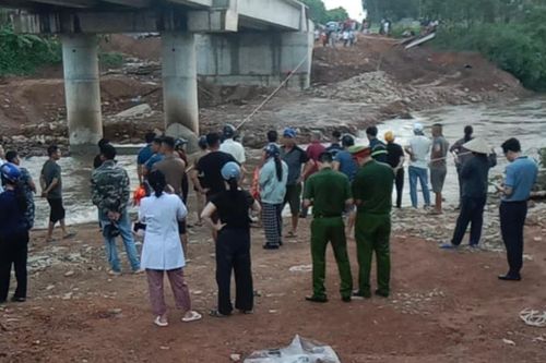Quảng Ninh: Nhóm thanh thiếu niên bị lũ cuốn trôi, 2 cháu tử vong, 2 cháu mất tích