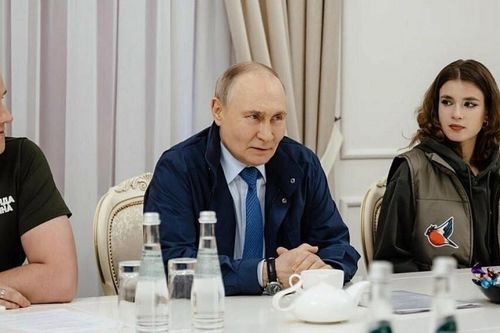 Ông Putin thăm nhà máy điện hạt nhân tại Kursk sau khi quân Ukraine bị đẩy lùi