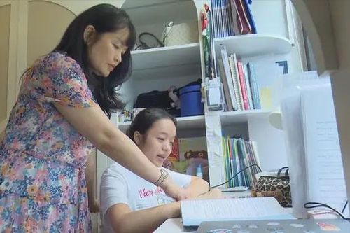 Mùa thi - hành trình cùng con trưởng thành
