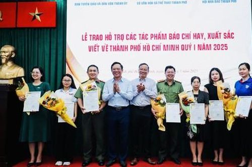 Khen thưởng các tác phẩm báo chí hay, xuất sắc viết về TPHCM quý 1/2025