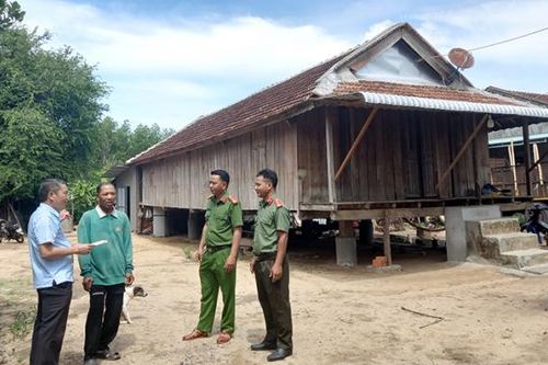 Quanh chuyện nhà sàn và bếp lửa của người Êđê ở Phú Yên