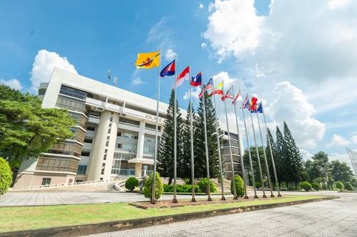 Đại học Quốc gia TP.HCM tăng cường mời giáo sư quốc tế, sinh viên kỳ vọng điều gì?