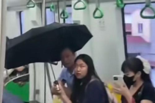Không phải xin lỗi thì tốt hơn