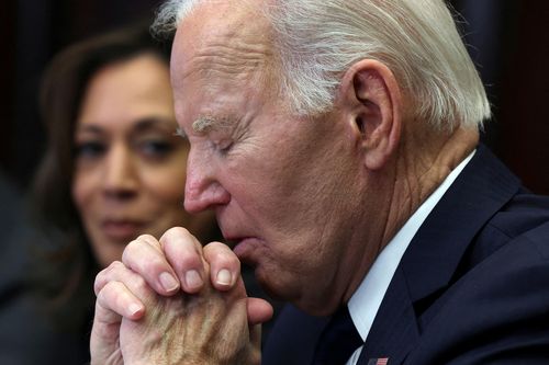 Tình trạng sa sút của ông Biden và sự im lặng của đảng Dân chủ