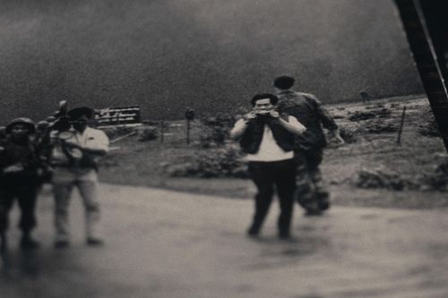 Đại diện đoàn phim 'The Stringer' lên tiếng về 'Em bé Napalm'