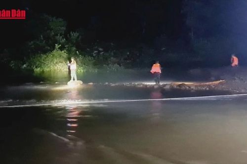 Vụ đuối nước ở Quảng Ninh: 500 người xuyên đêm tìm kiếm 2 nạn nhân