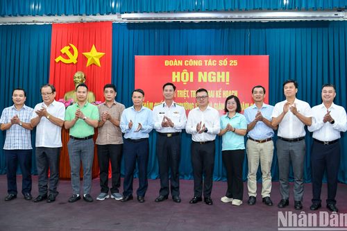 Họp đoàn công tác báo chí đi thăm Trường Sa và Nhà giàn DK1