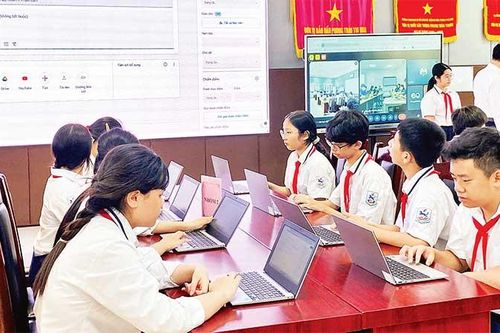 Kiến tạo trường học số