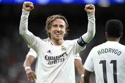 HLV Alonso ủng hộ Modric ở lại Real